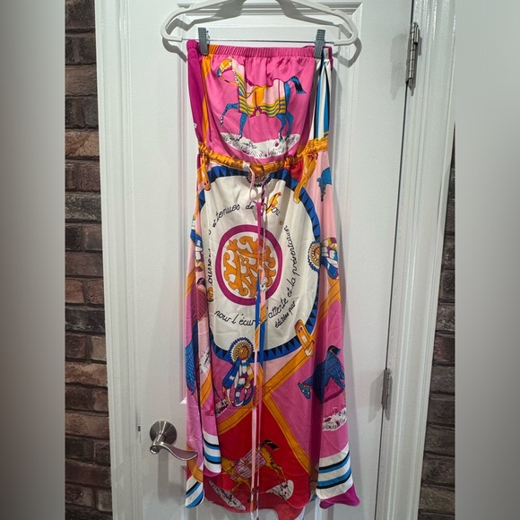 Beautiful Horse Dress!